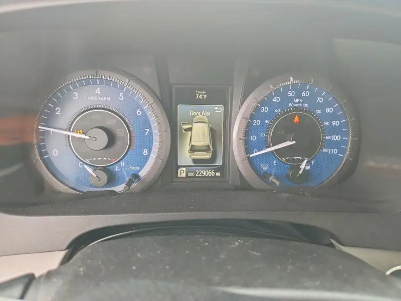 2017 TOYOTA SIENNA XLE PREMIUM 8-PASSENGER  