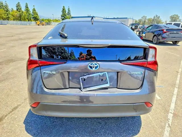 2021 TOYOTA PRIUS LE  