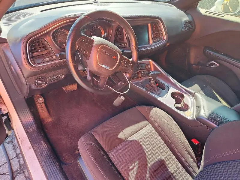 2016 DODGE CHALLENGER SXT  
