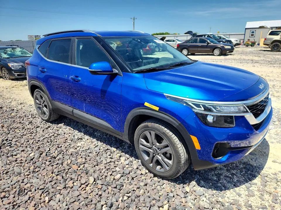 2023 KIA SELTOS S  