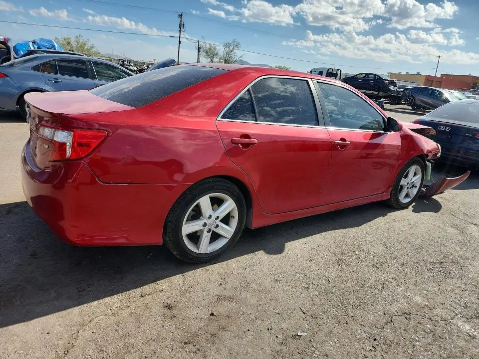 2014 TOYOTA CAMRY SE  