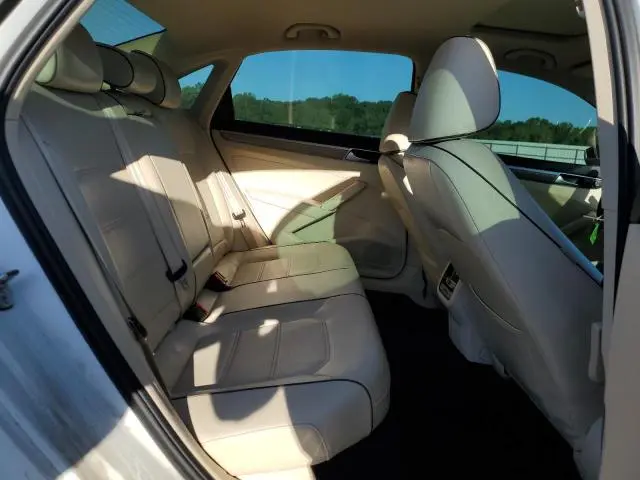 2016 VOLKSWAGEN PASSAT SE