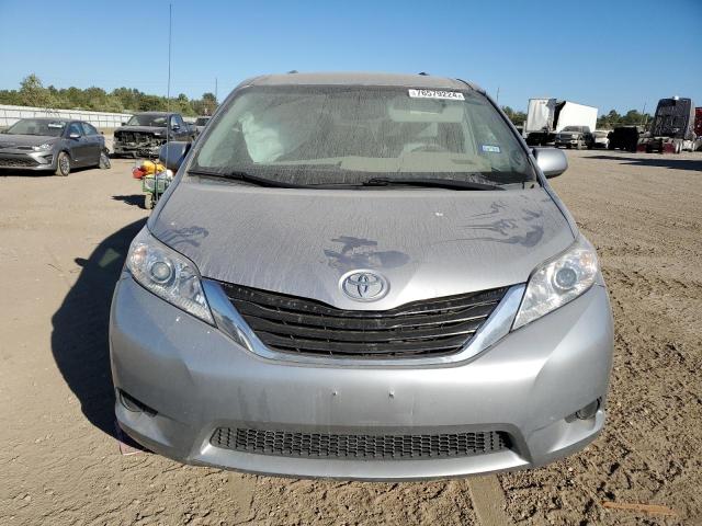 2012 TOYOTA SIENNA LE