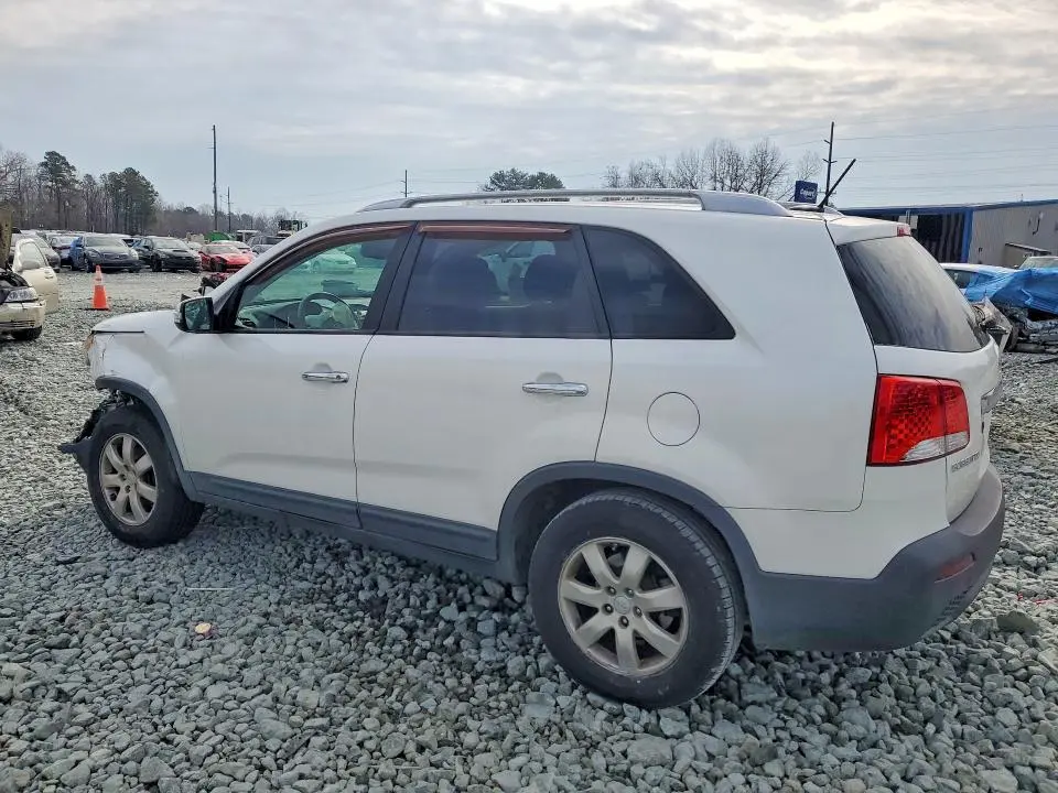 2011 KIA SORENTO BASE  