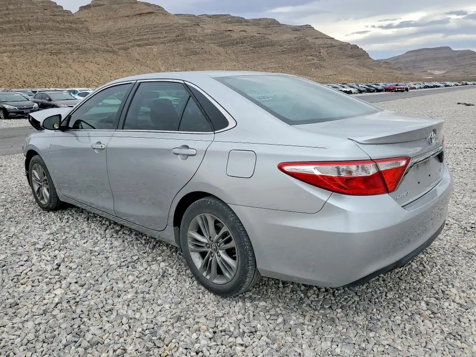 2017 TOYOTA CAMRY SE  
