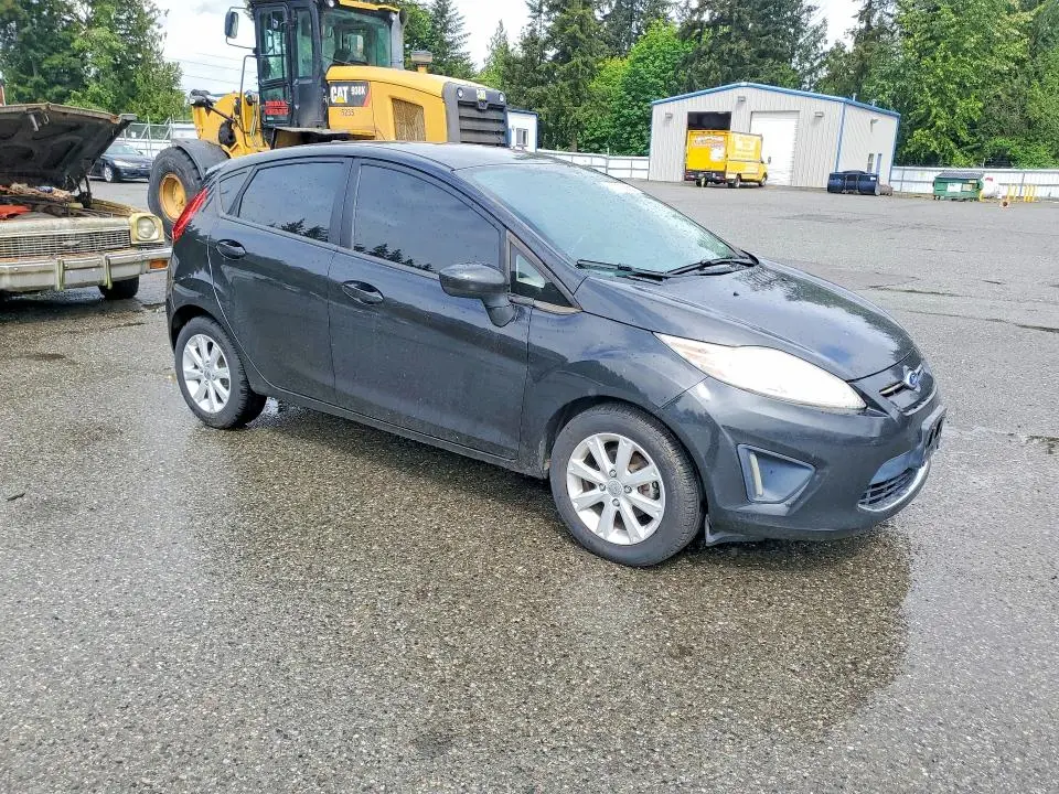 2011 FORD FIESTA SE  