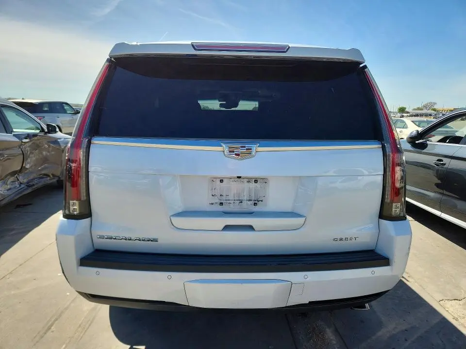 2016 CADILLAC ESCALADE LUXURY  