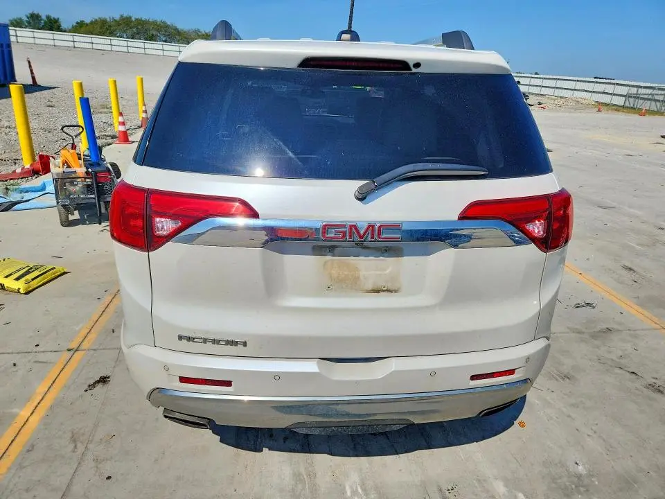 2019 GMC ACADIA DENALI  