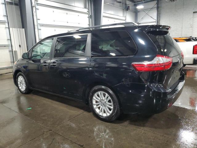 2017 TOYOTA SIENNA XLE