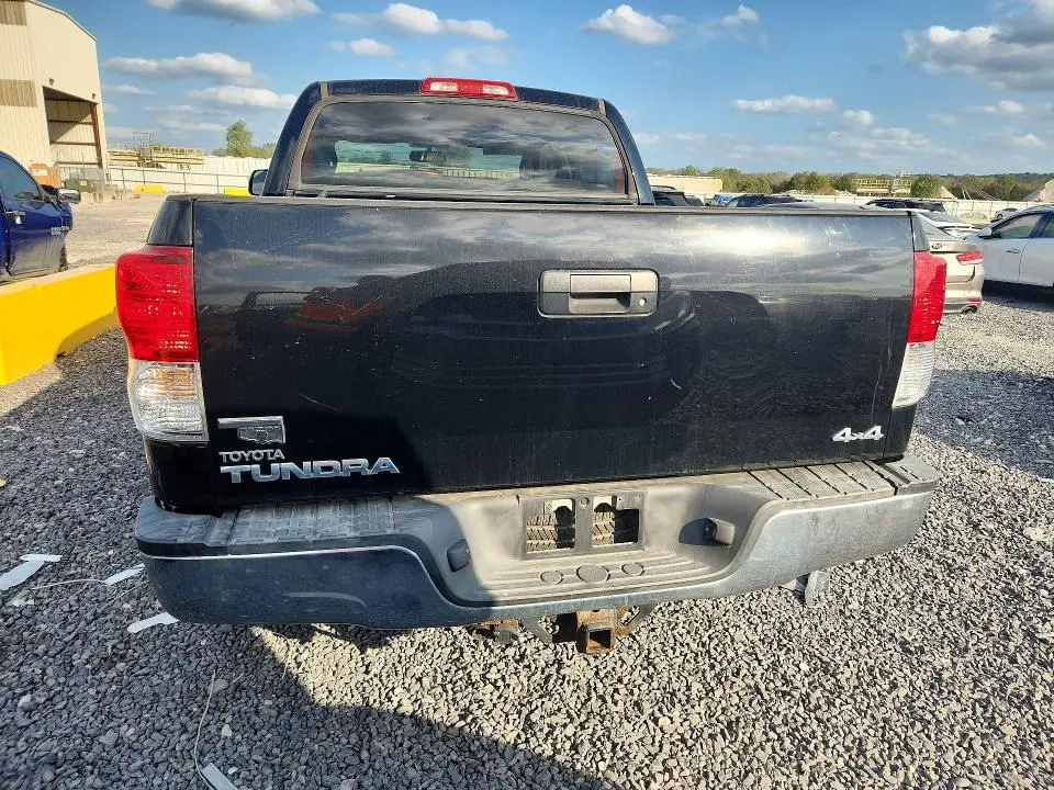 2013 TOYOTA TUNDRA CREWMAX SR5  