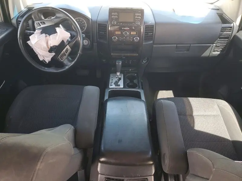 2013 NISSAN TITAN SV  