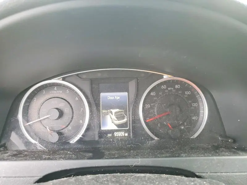 2016 TOYOTA CAMRY SE  