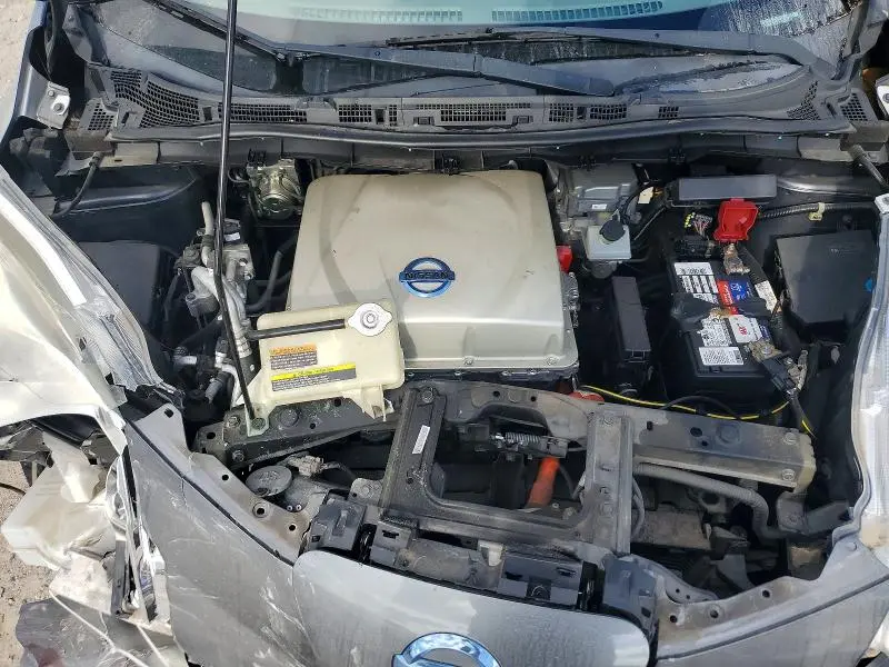 2015 NISSAN LEAF SV  