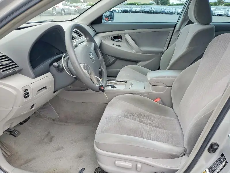 2011 TOYOTA CAMRY LE  