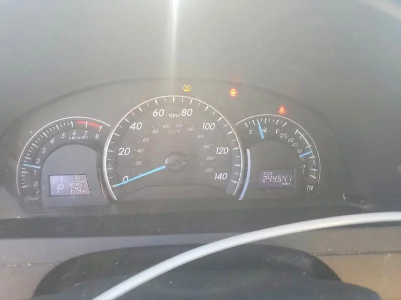 2014 TOYOTA CAMRY LE  