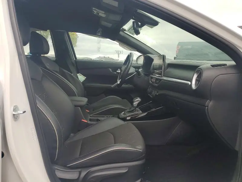 2024 KIA FORTE GT LINE  