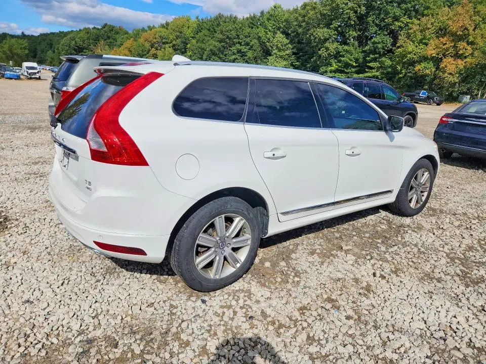 2017 VOLVO XC60 T5 INSCRIPTION  
