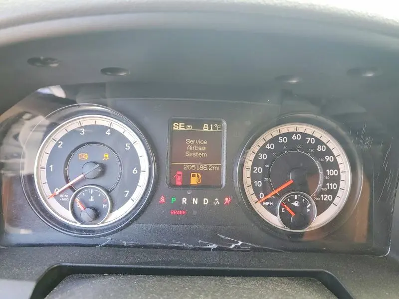 2016 RAM 1500 SLT  
