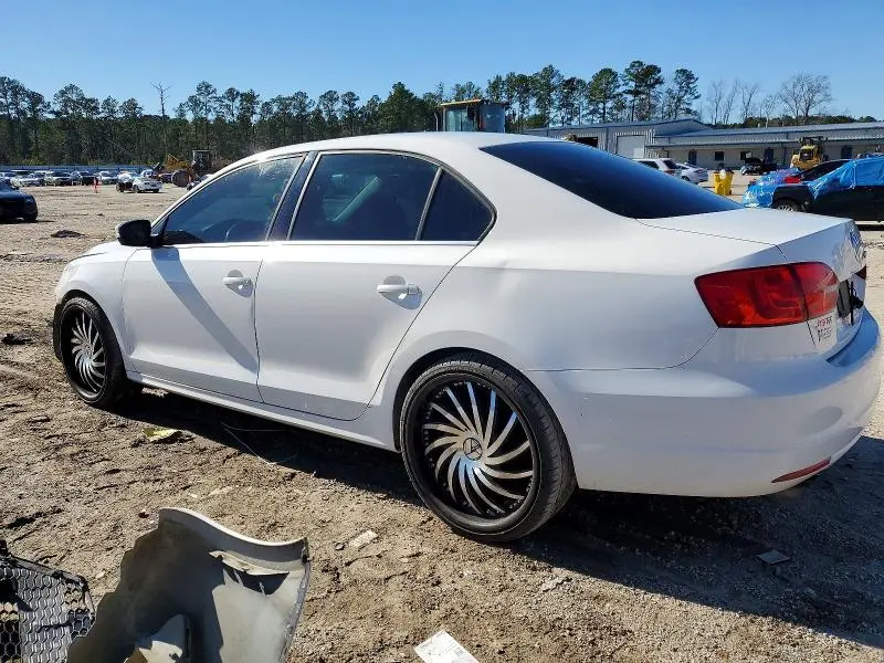 2013 VOLKSWAGEN JETTA SE  