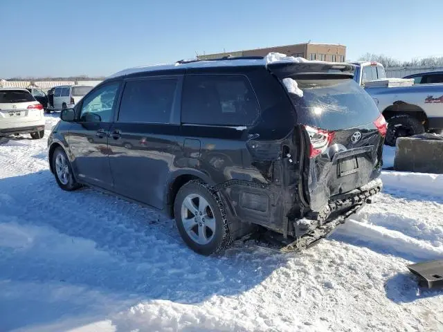 2015 TOYOTA SIENNA LE  