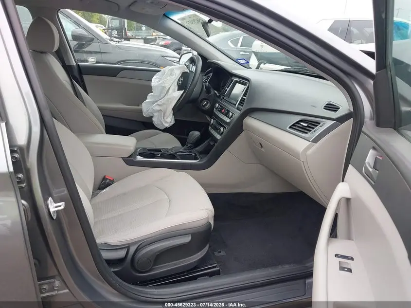 2019 HYUNDAI SONATA SE