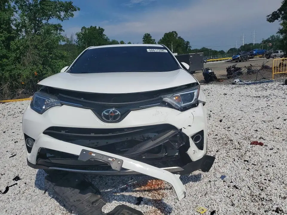 2018 TOYOTA RAV4 XLE  