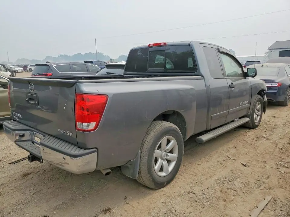 2013 NISSAN TITAN SV  