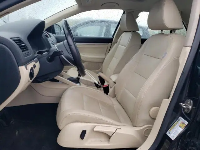 2010 VOLKSWAGEN JETTA SE  