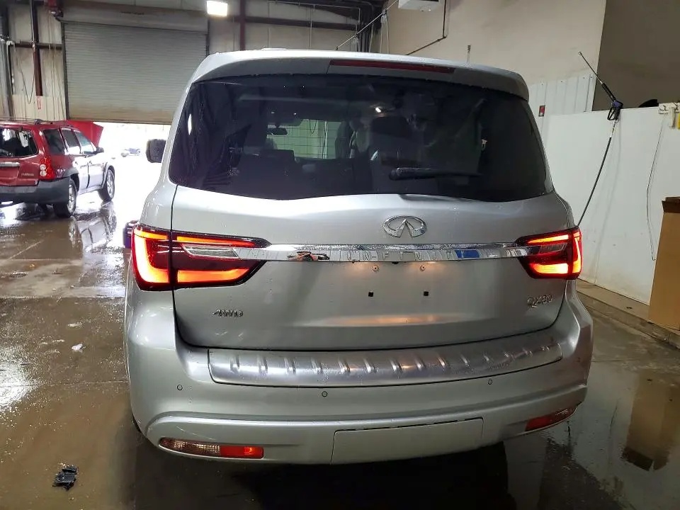 2022 INFINITI QX80 LUXE  