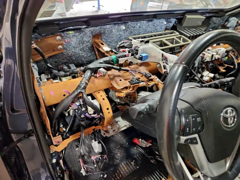 2019 TOYOTA HIGHLANDER LIMITED  