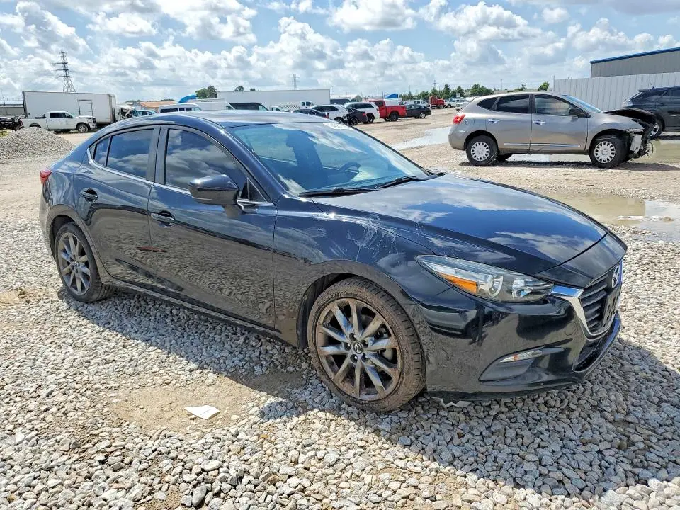 2018 MAZDA 3 TOURING  