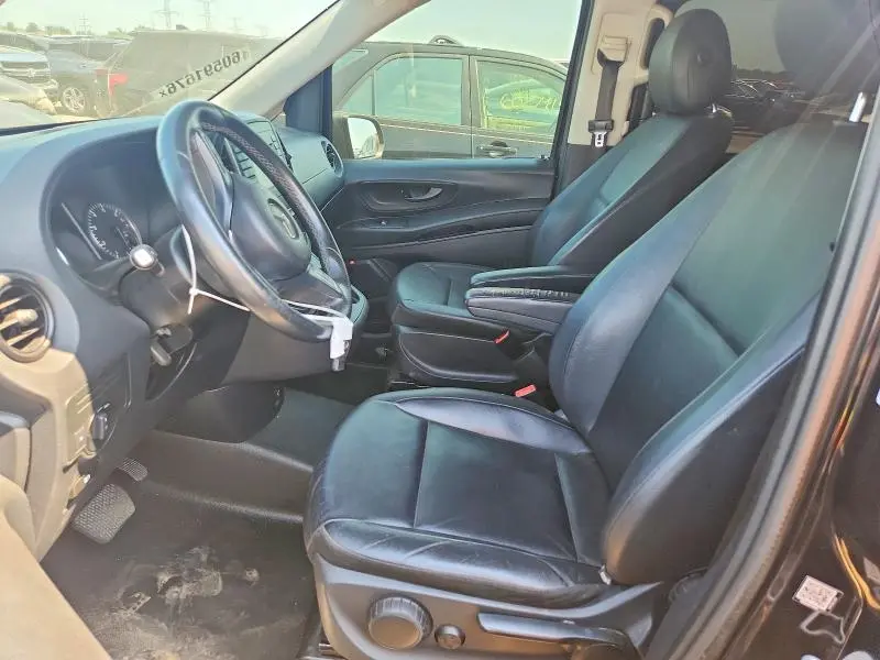 2017 MERCEDES-BENZ METRIS   