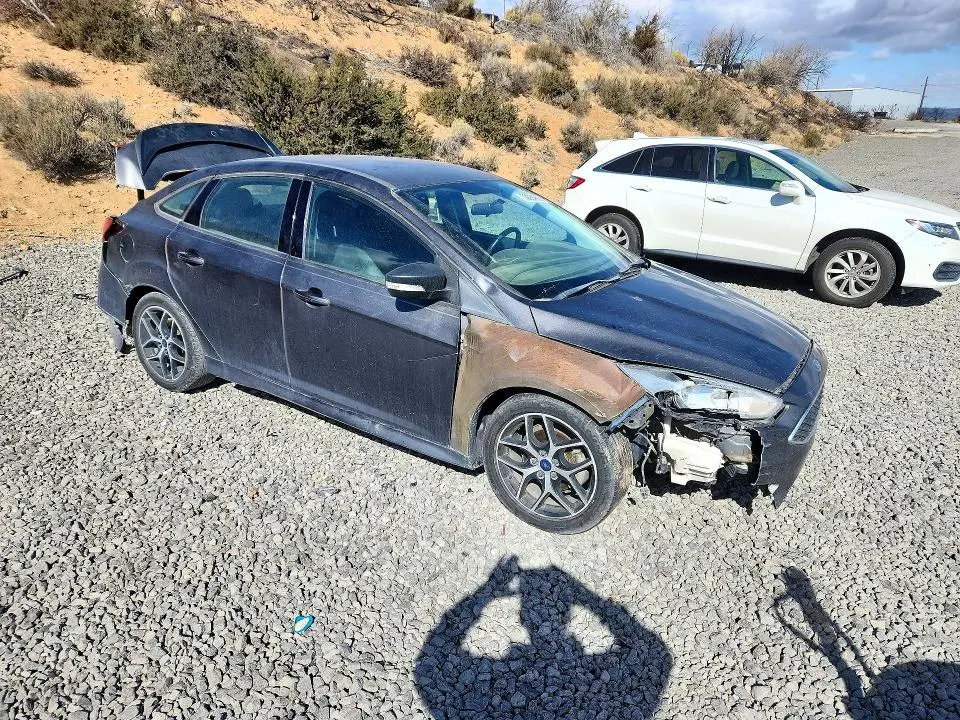 2015 FORD FOCUS SE  