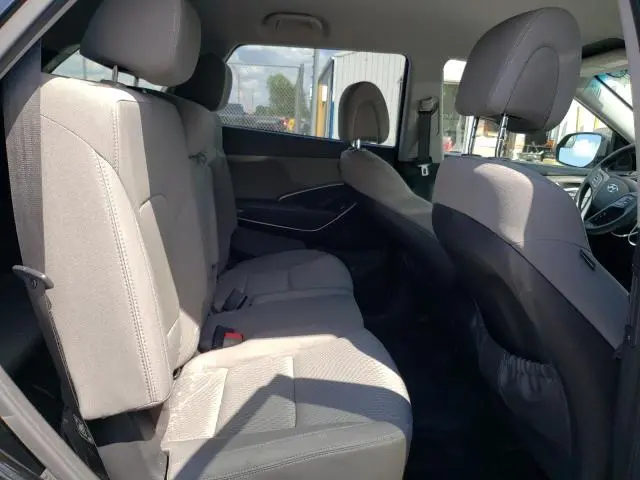 2018 HYUNDAI SANTA FE SE  