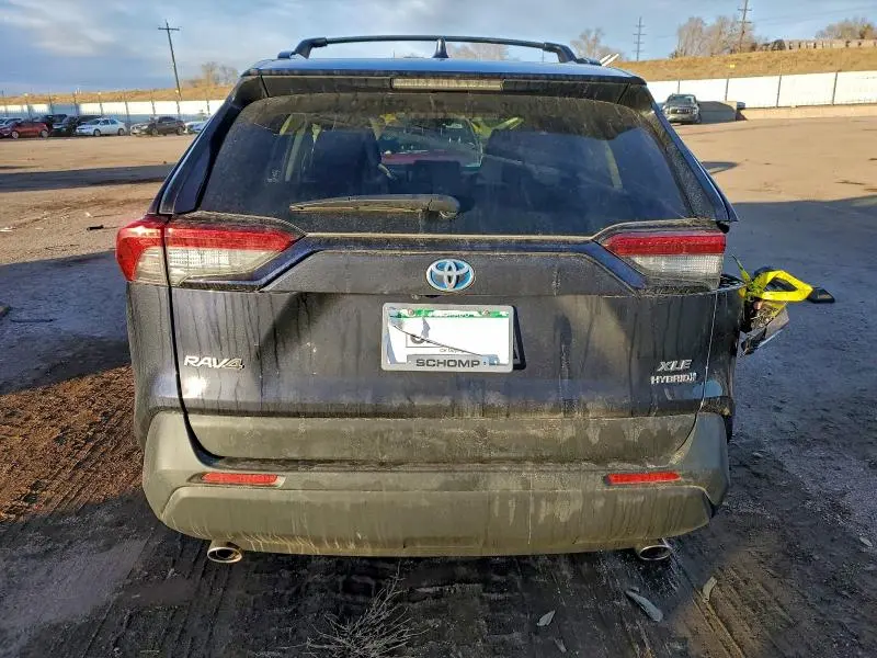 2020 TOYOTA RAV4 XLE  