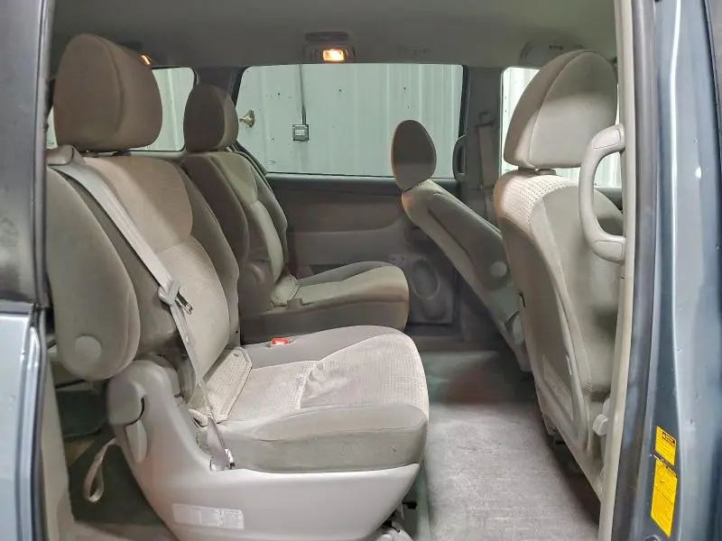 2010 TOYOTA SIENNA CE  