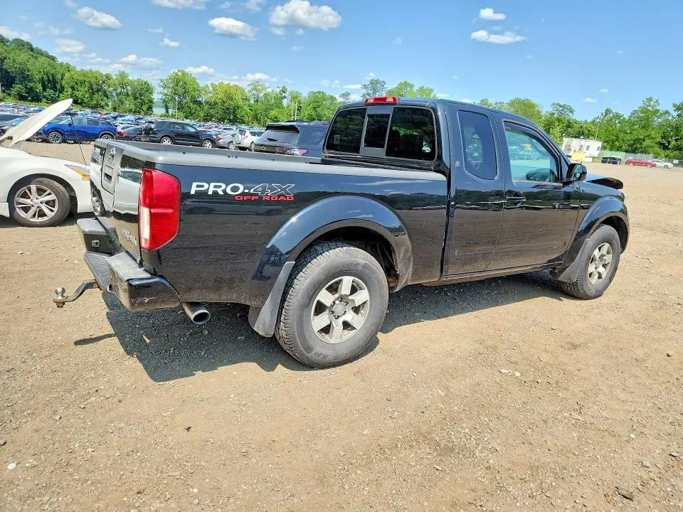2011 NISSAN FRONTIER SV V6  