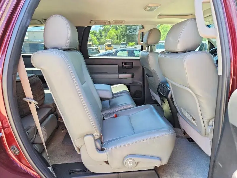 2011 TOYOTA SEQUOIA SR5  