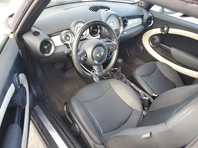 2011 MINI COOPER   