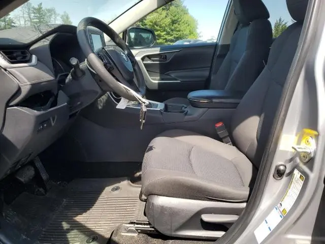 2020 TOYOTA RAV4 LE  