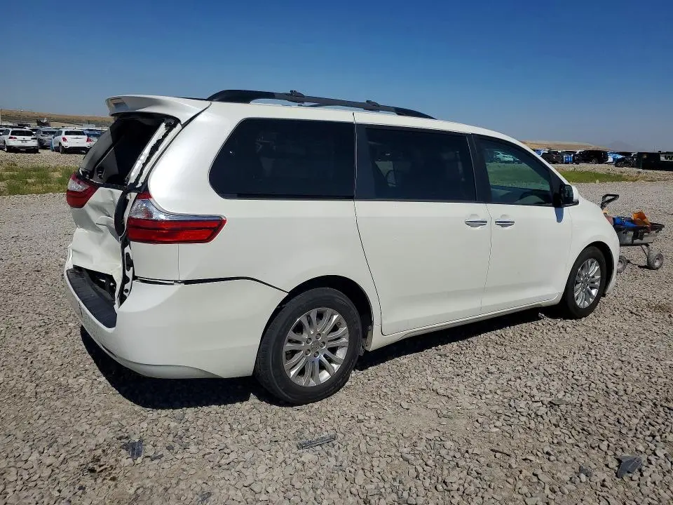 2017 TOYOTA SIENNA XLE 8-PASSENGER  