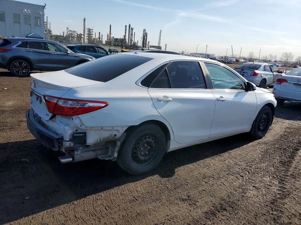 2015 TOYOTA CAMRY LE  