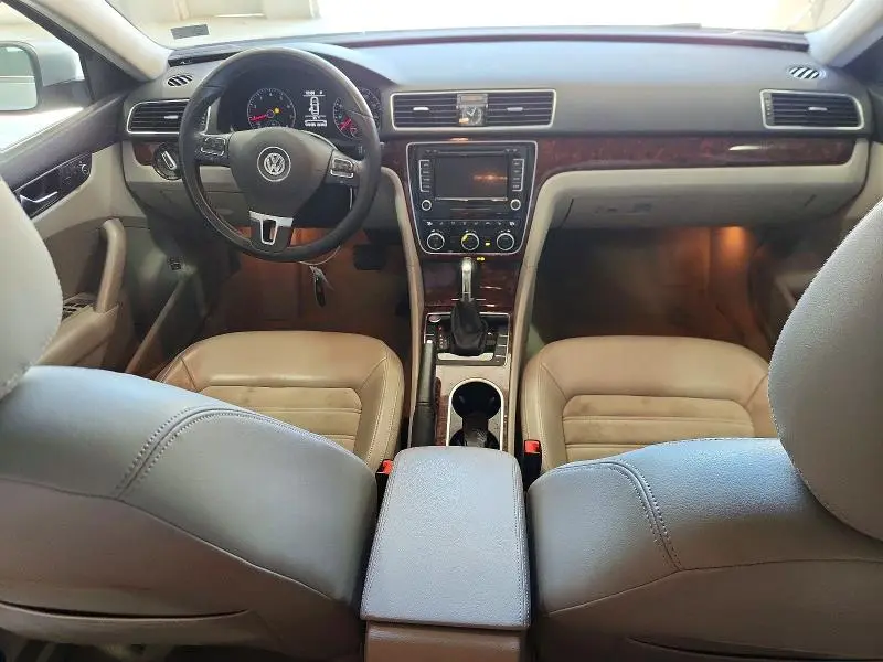 2013 VOLKSWAGEN PASSAT SEL  