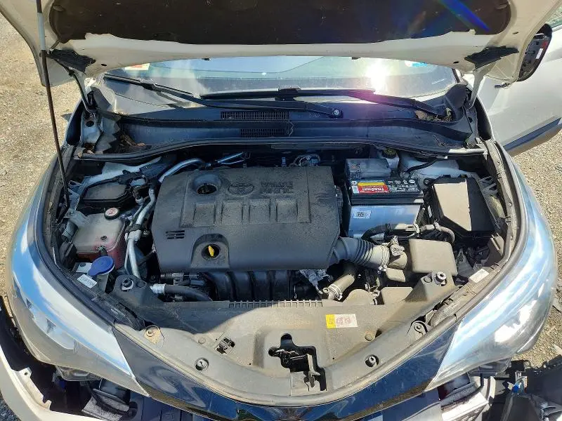 2020 TOYOTA C-HR XLE  