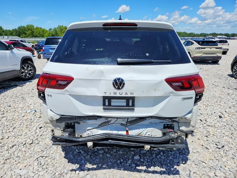 2022 VOLKSWAGEN TIGUAN SE  
