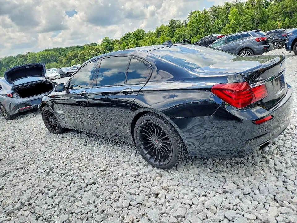 2013 BMW 750 XI  