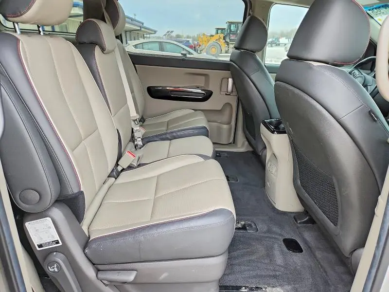 2018 KIA SEDONA SX  