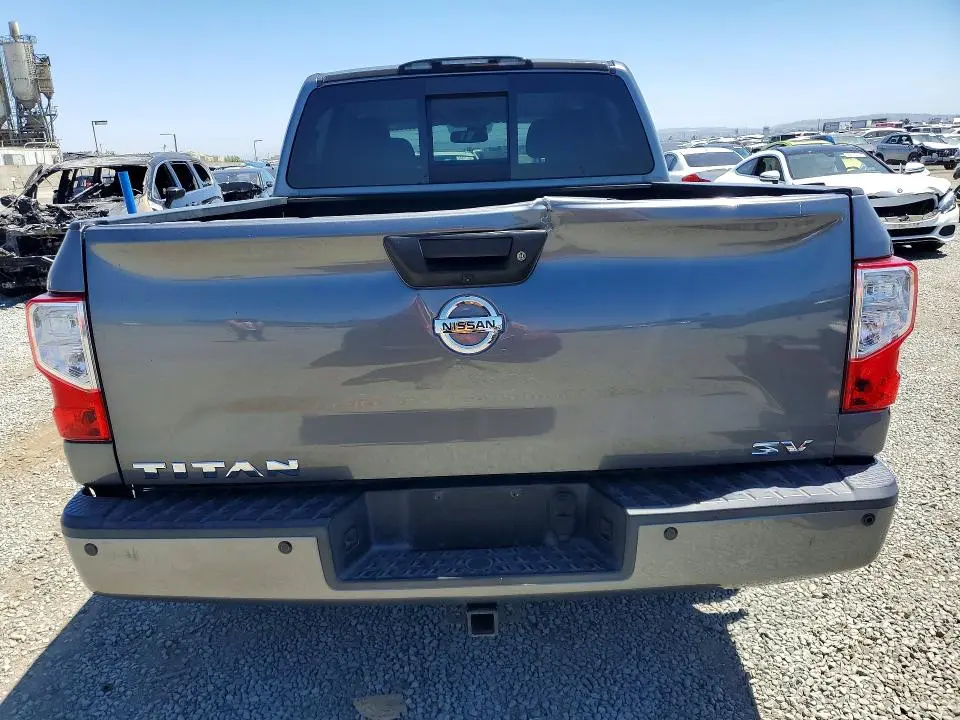 2018 NISSAN TITAN SV  