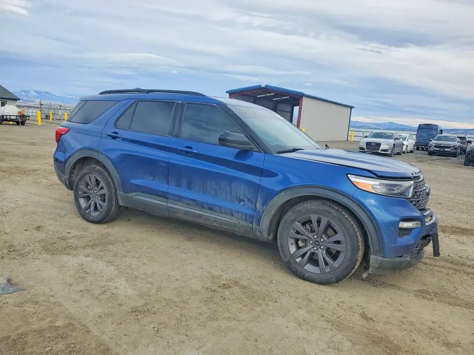 2022 FORD EXPLORER XLT  
