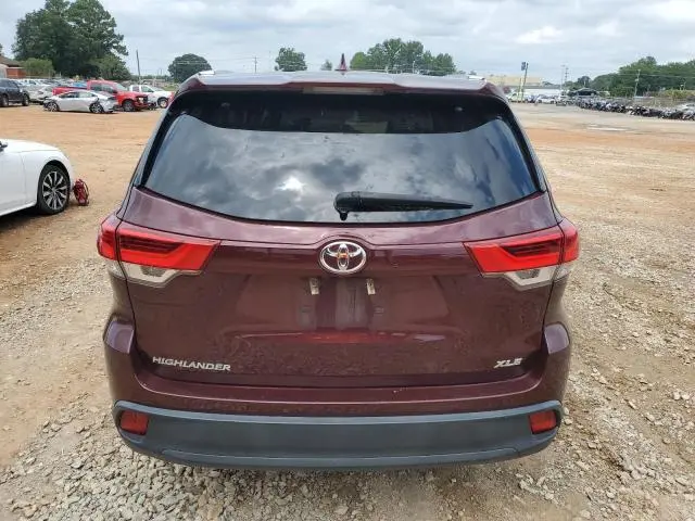 2019 TOYOTA HIGHLANDER SE  